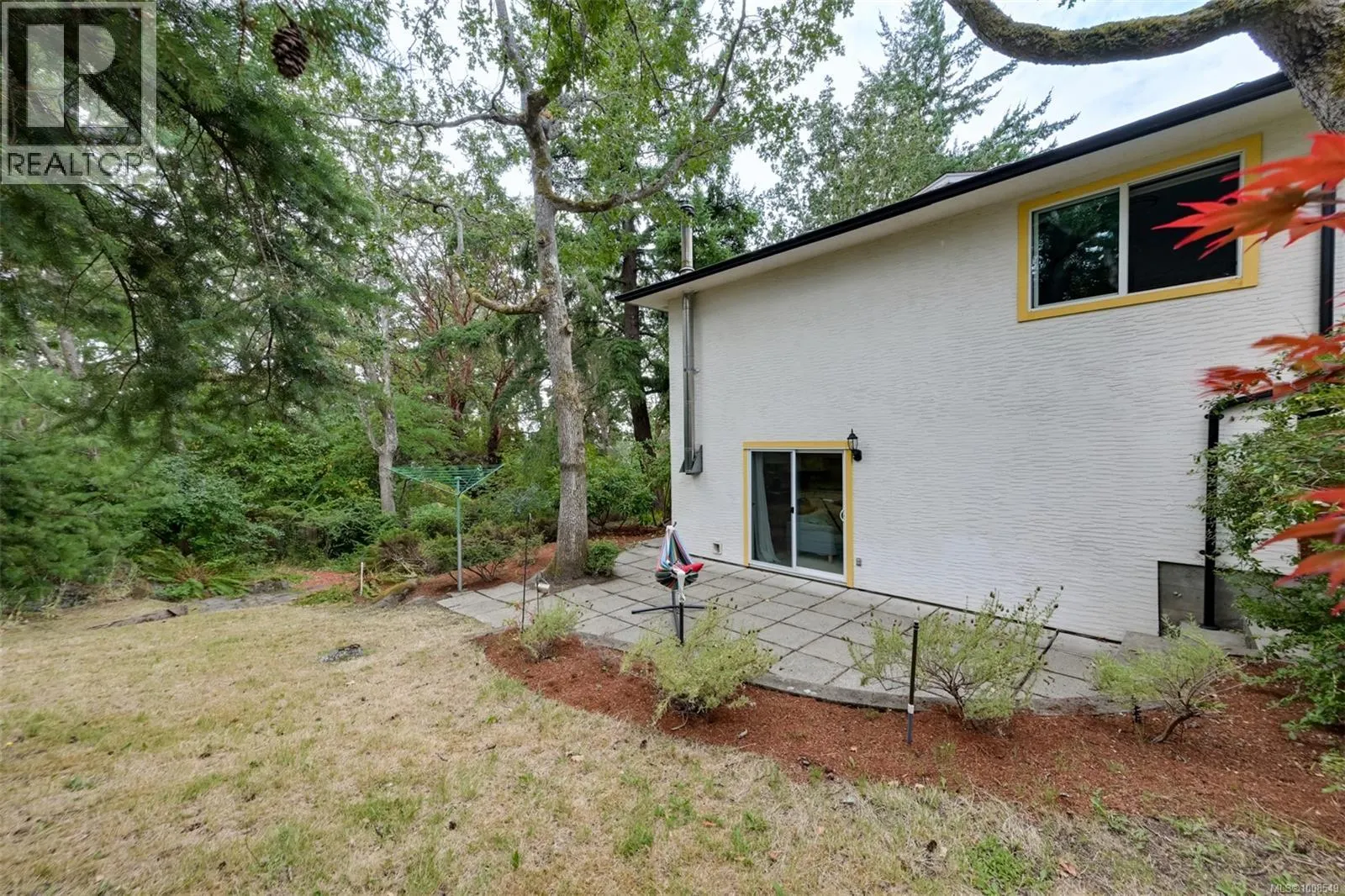 889 McAdam Pl
