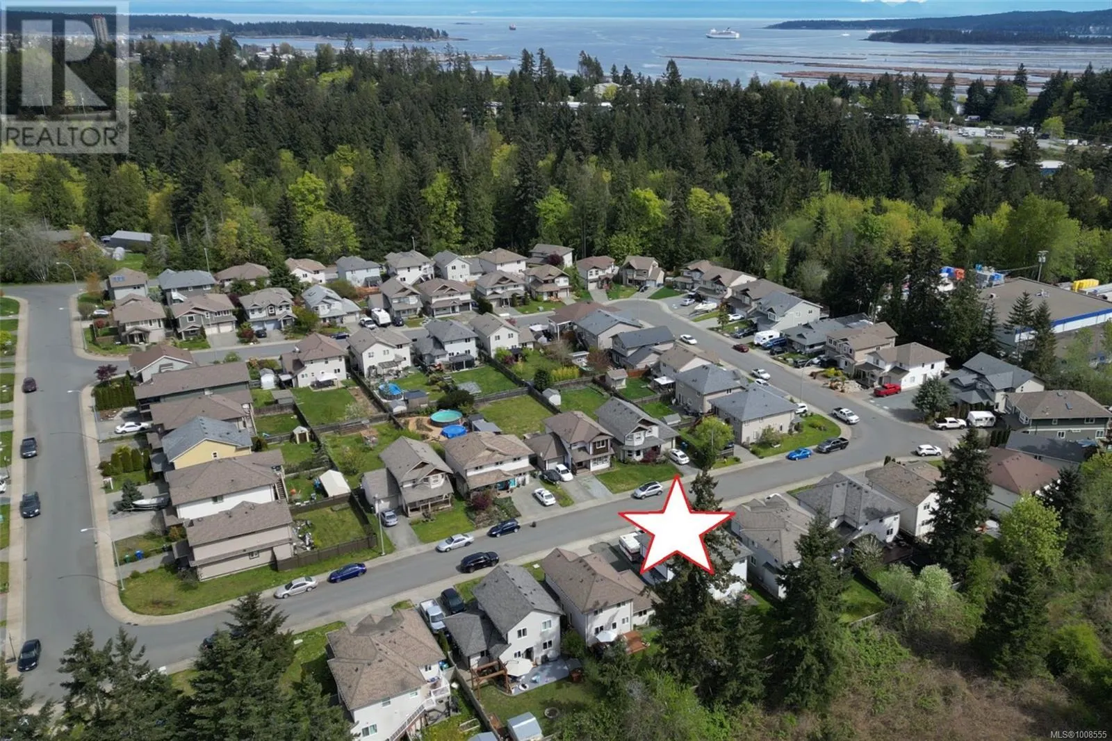 323 Applewood Cres