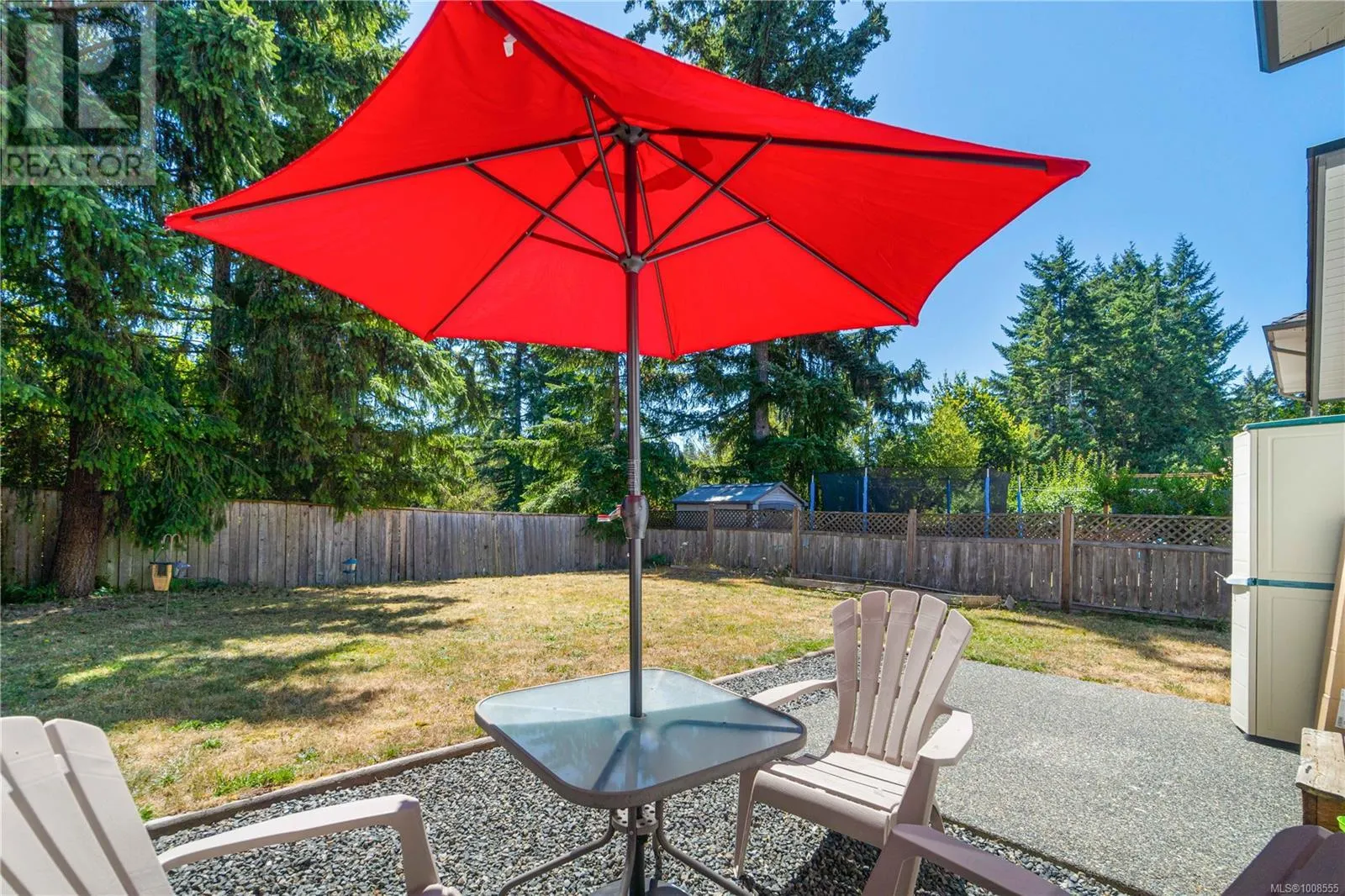 323 Applewood Cres