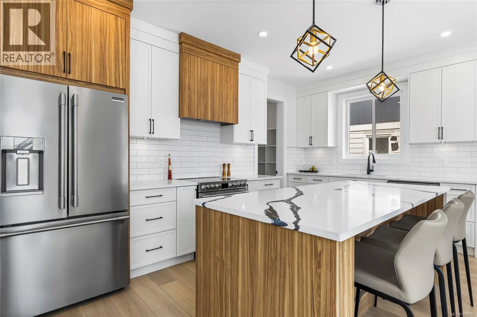 2339 Swallow Pl