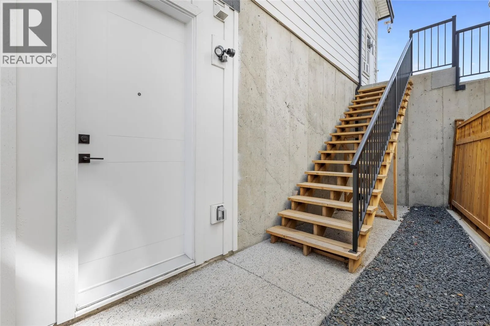 2339 Swallow Pl
