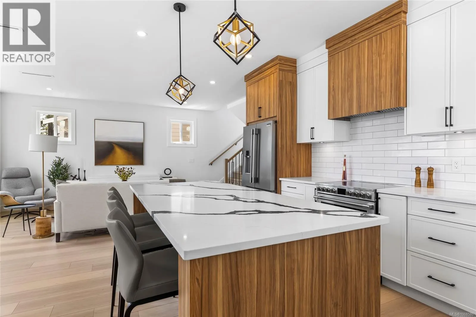 2339 Swallow Pl