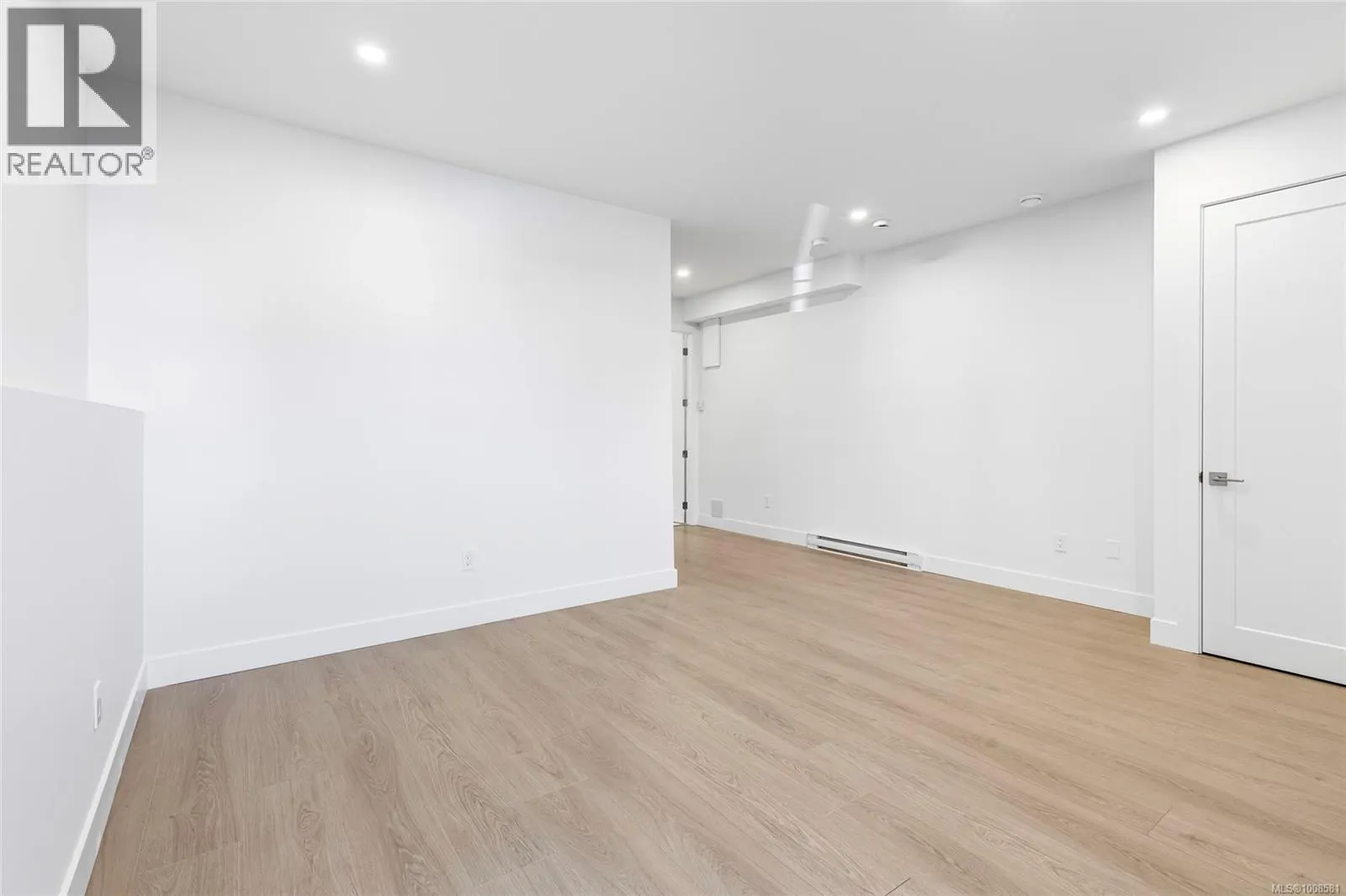 772 Plover Crt