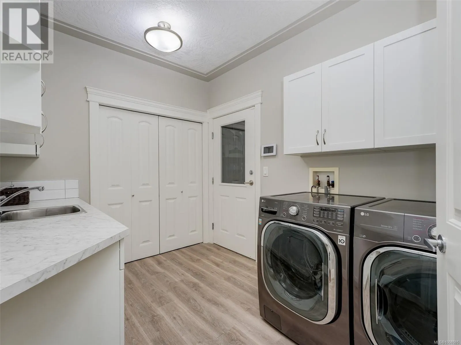 1281 Rockhampton Close
