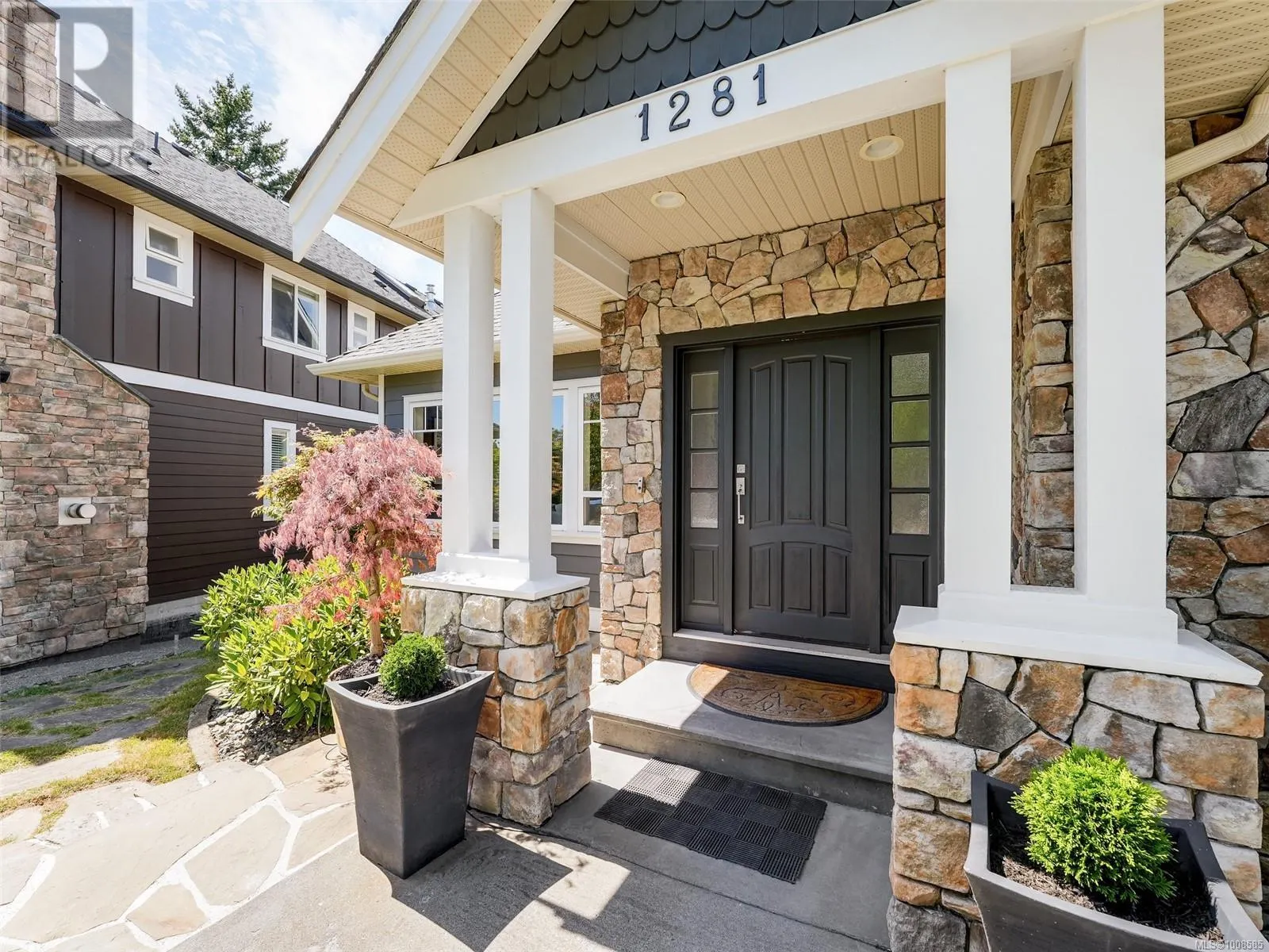 1281 Rockhampton Close