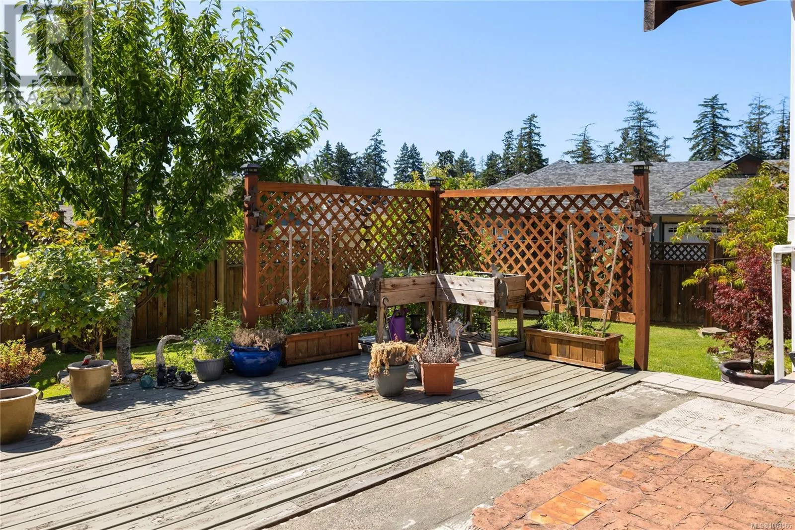 1988 Maple Bay Rd