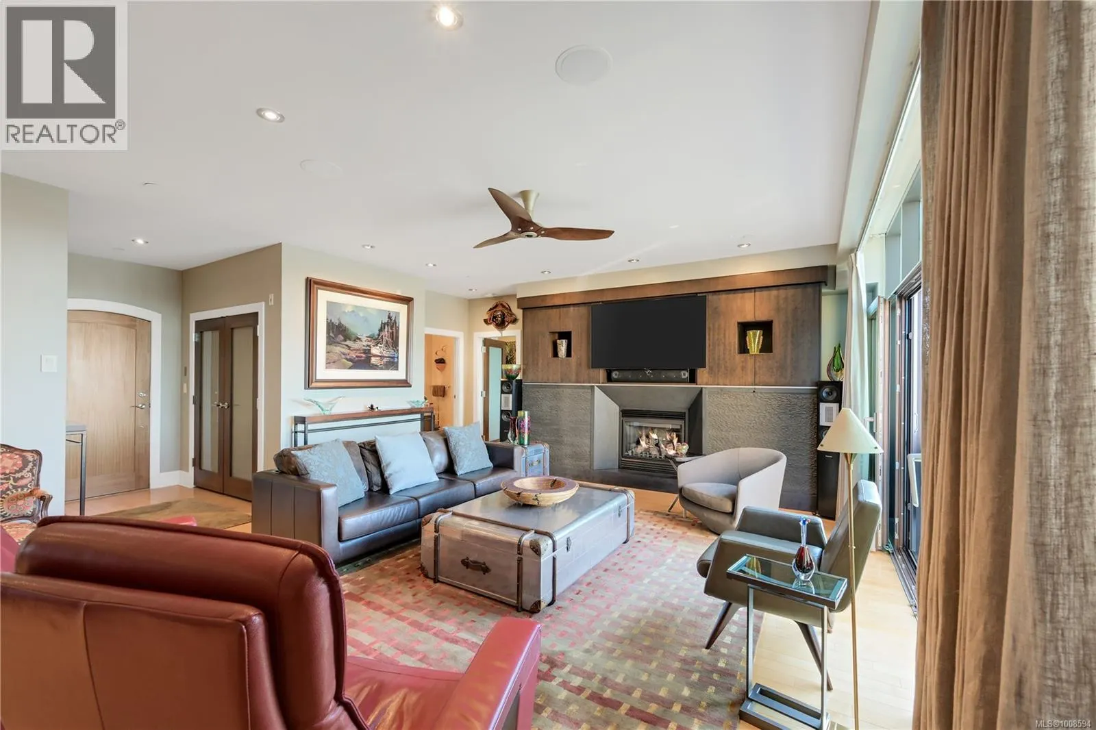 802 847 Dunsmuir Rd
