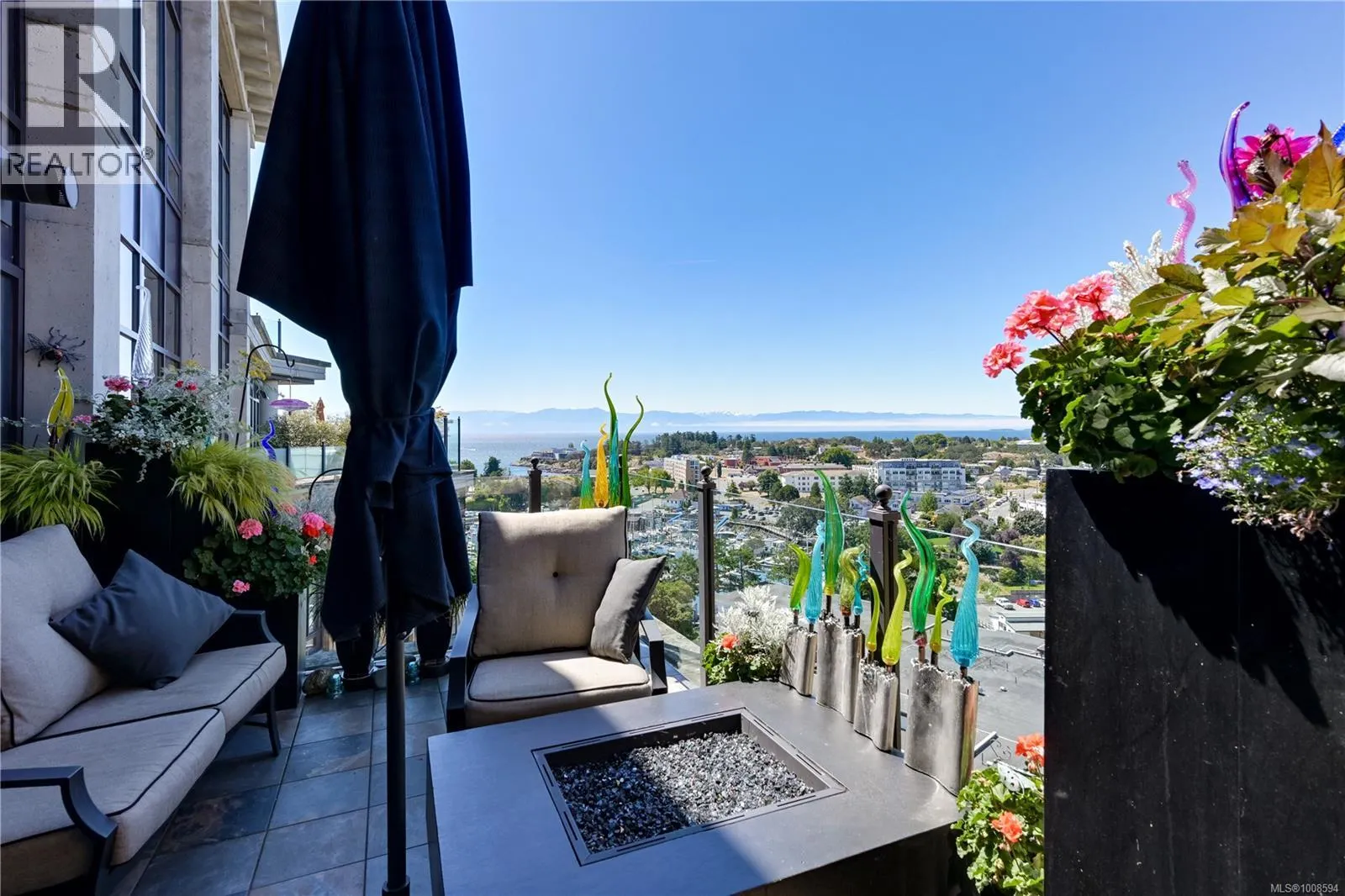 802 847 Dunsmuir Rd