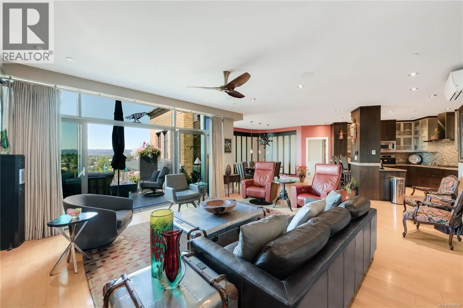 802 847 Dunsmuir Rd