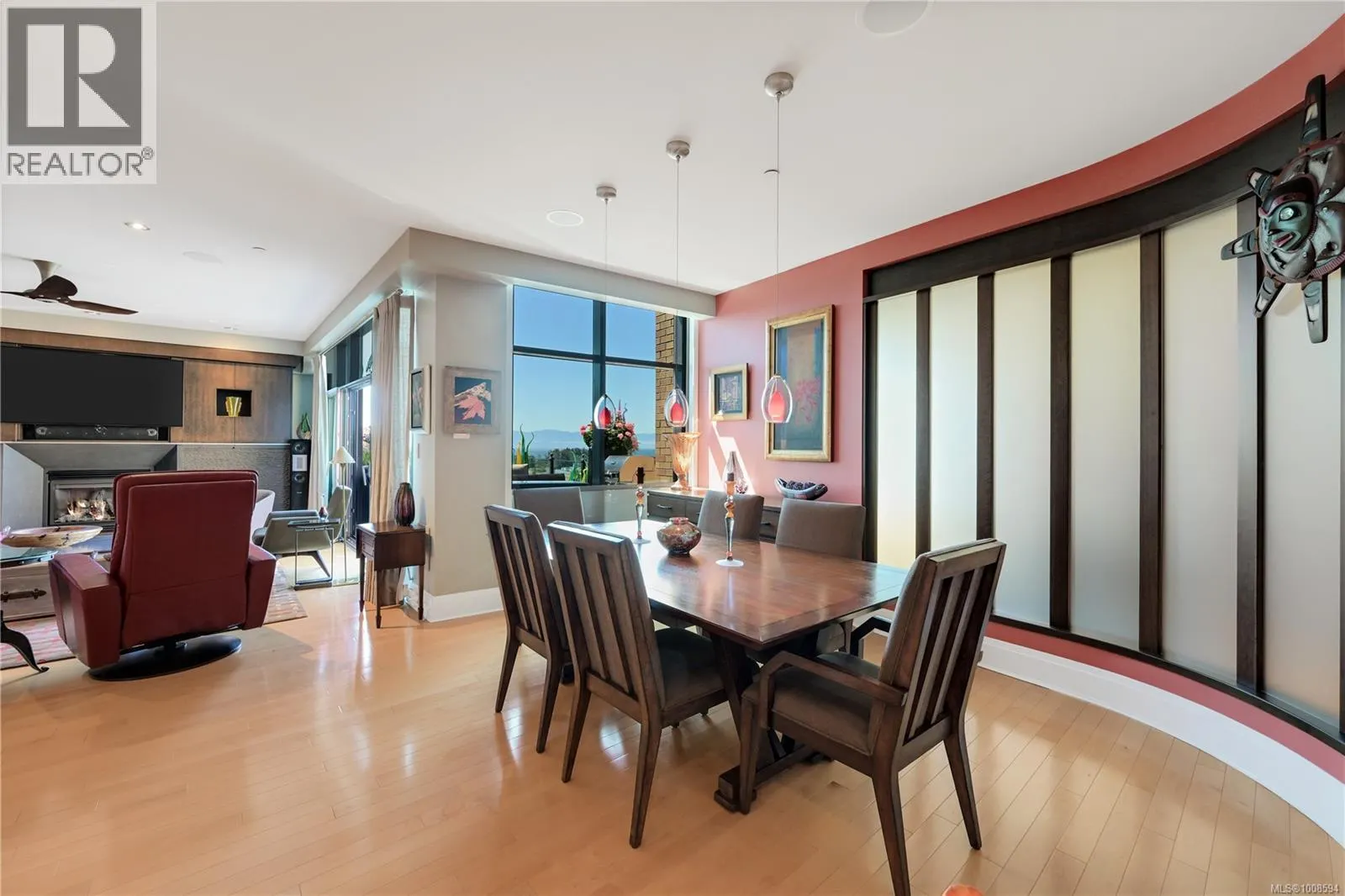 802 847 Dunsmuir Rd