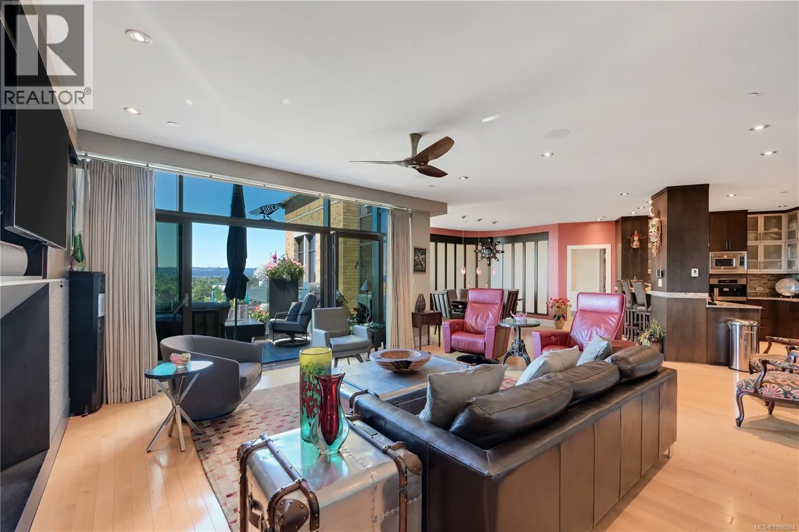 802 847 Dunsmuir Rd