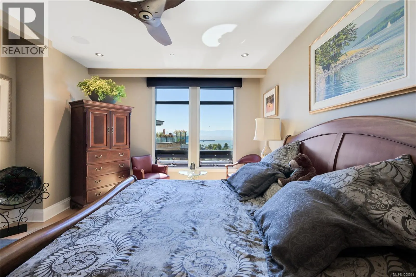 802 847 Dunsmuir Rd