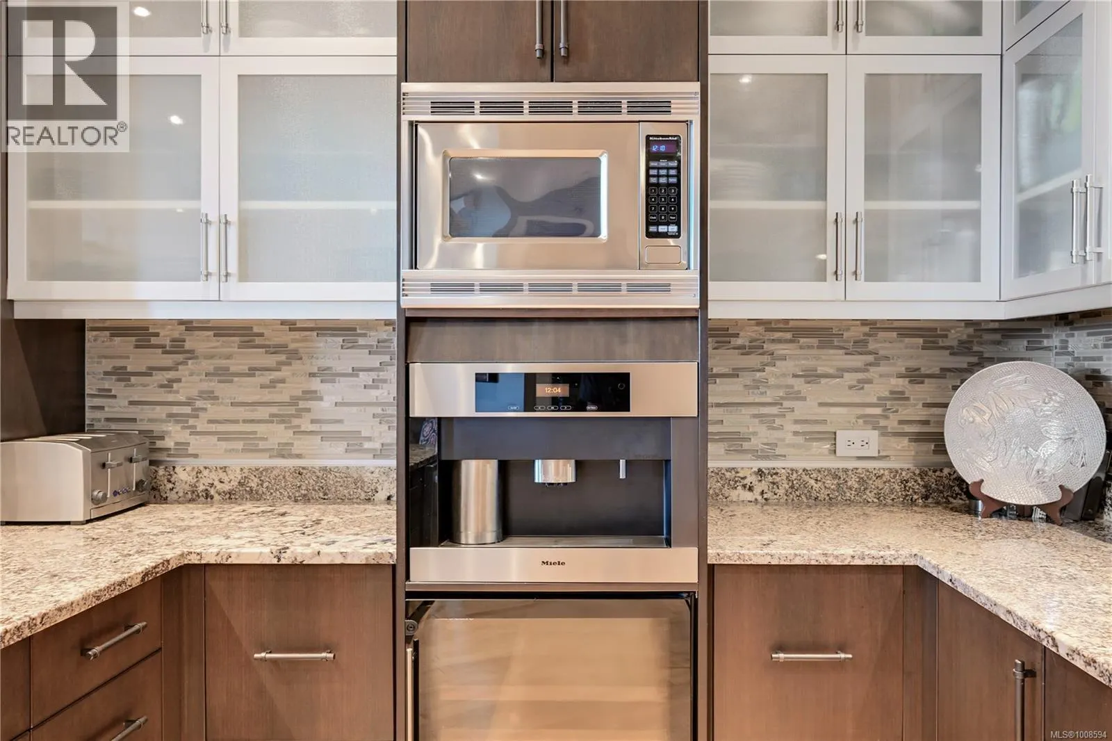 802 847 Dunsmuir Rd