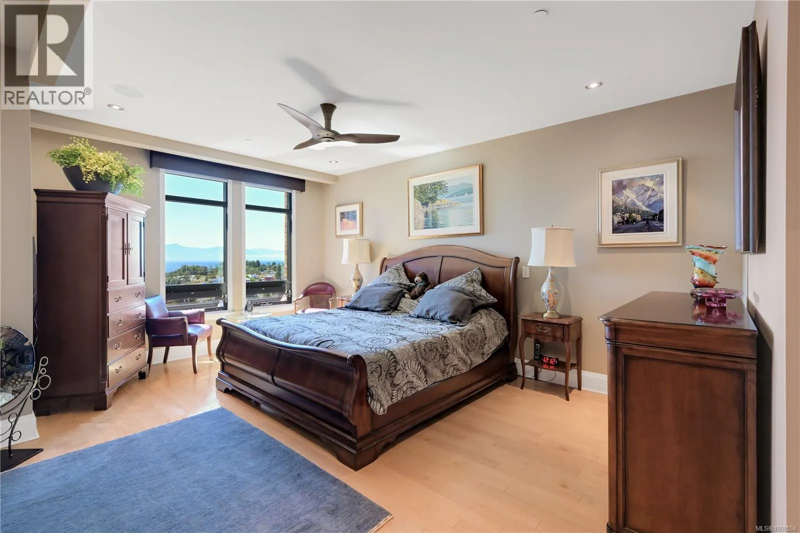 802 847 Dunsmuir Rd