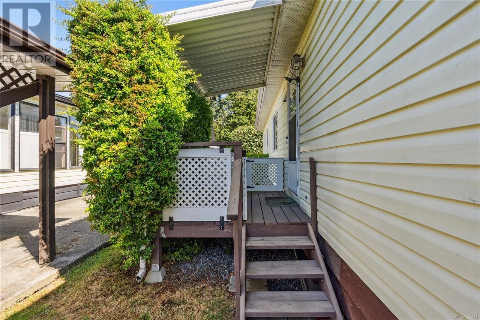 30 7701 Central Saanich Rd