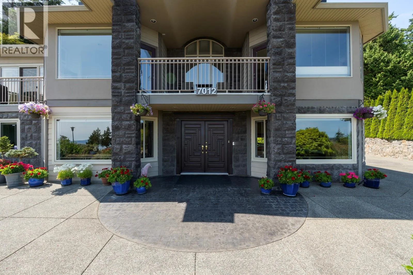 7012 Island View Pl