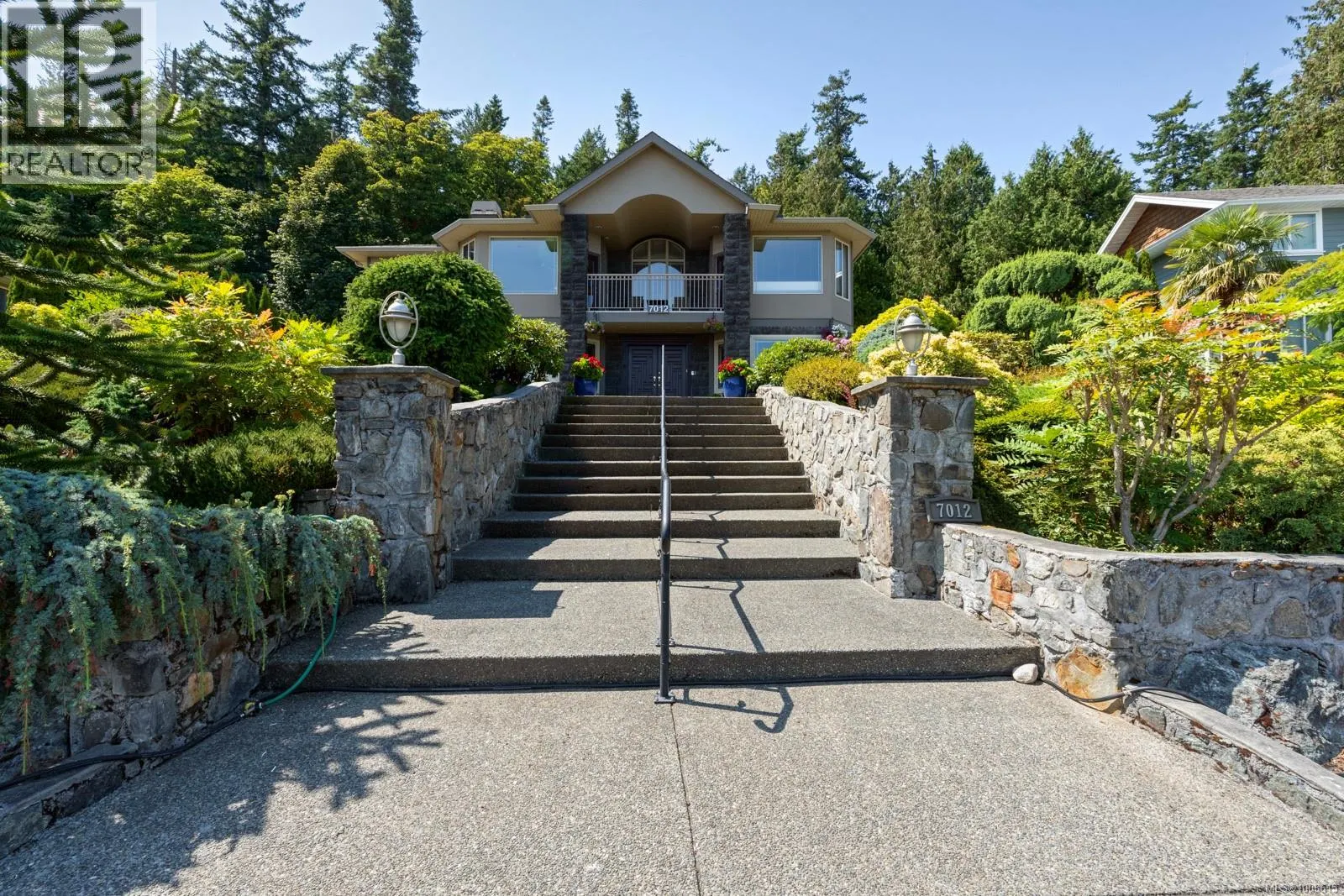 7012 Island View Pl