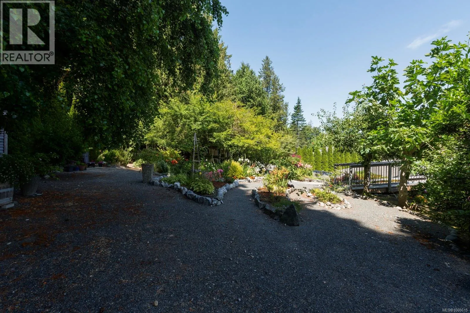 7012 Island View Pl