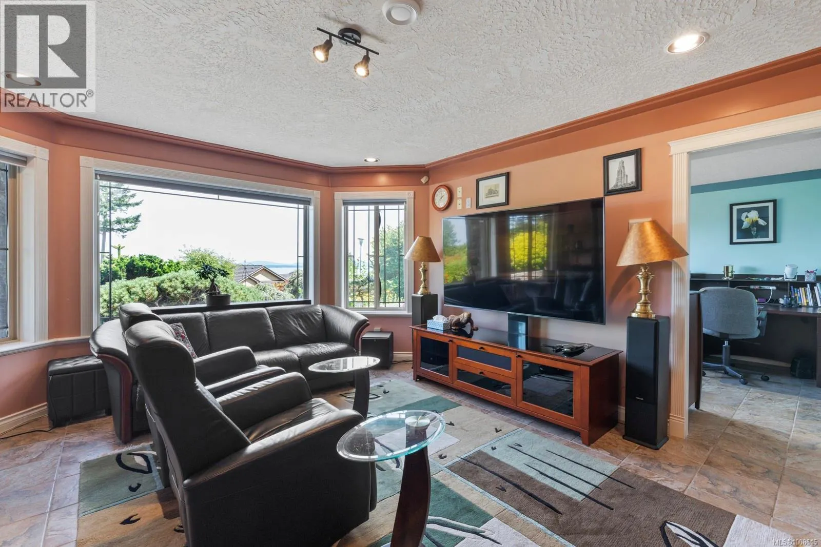 7012 Island View Pl