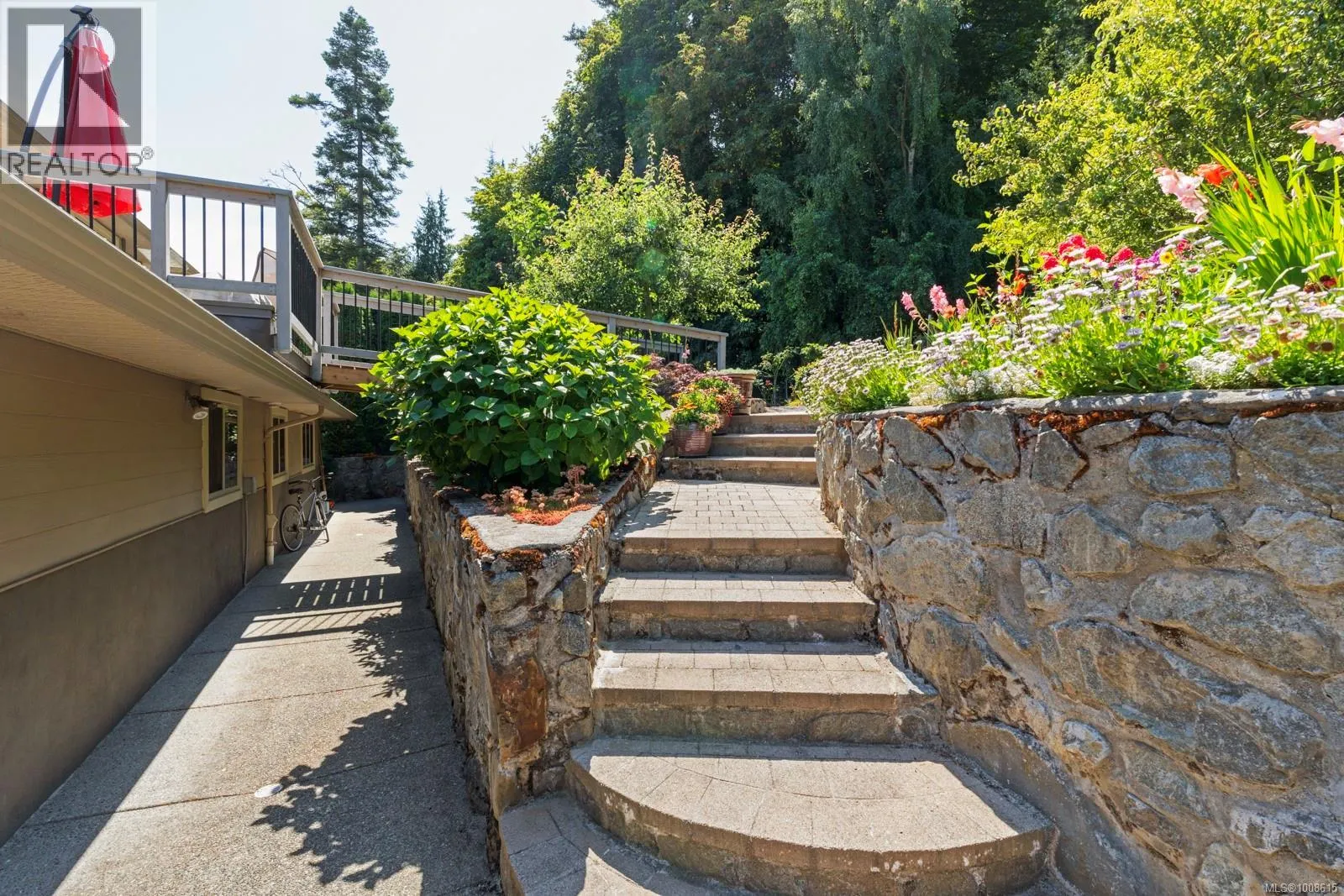 7012 Island View Pl