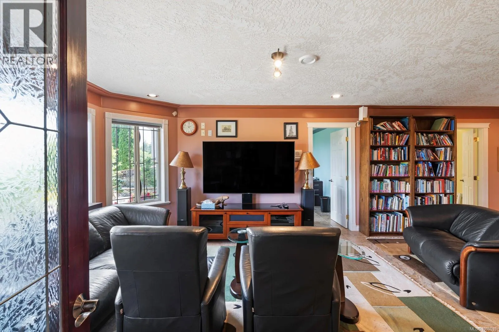 7012 Island View Pl