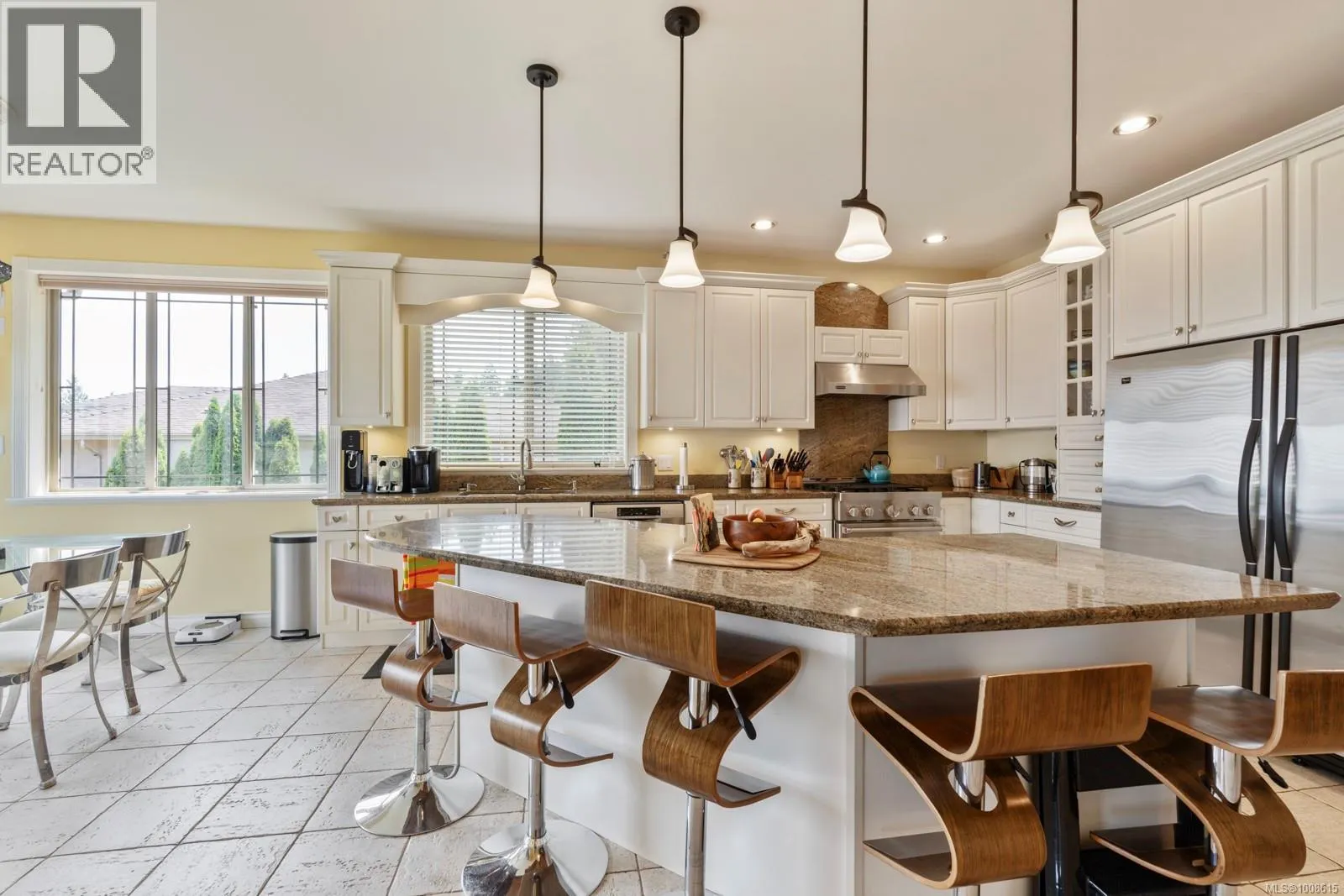 7012 Island View Pl