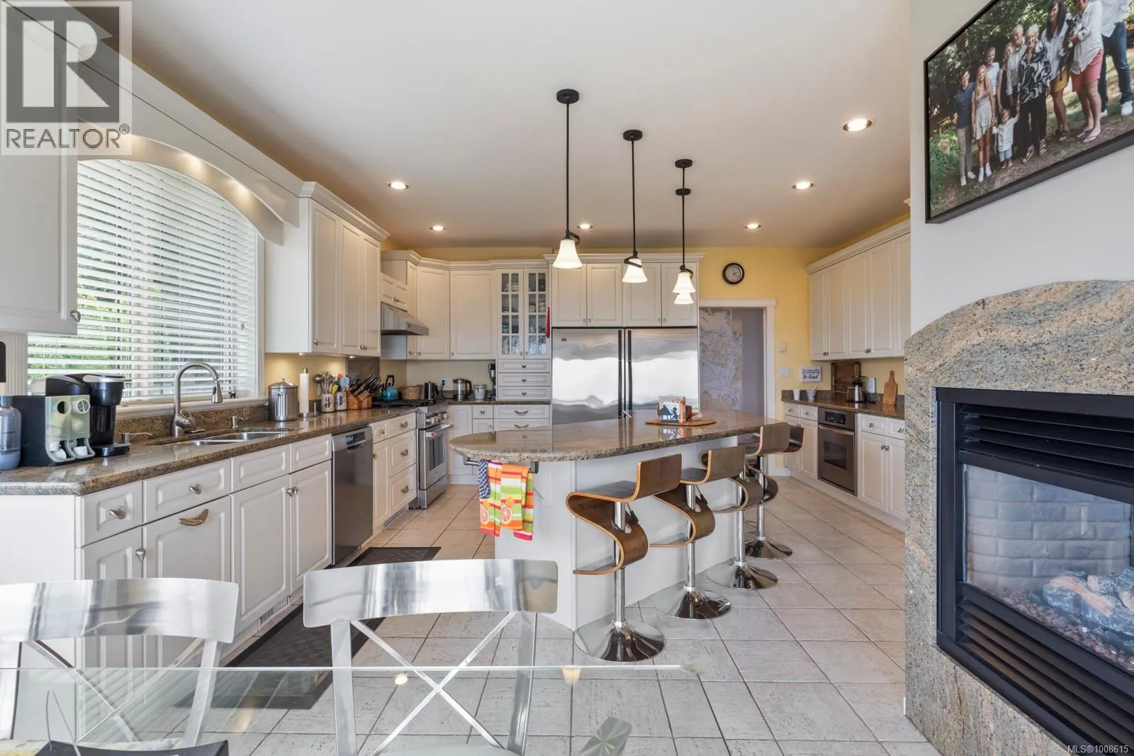 7012 Island View Pl