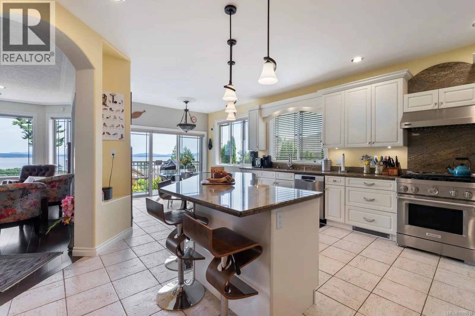 7012 Island View Pl