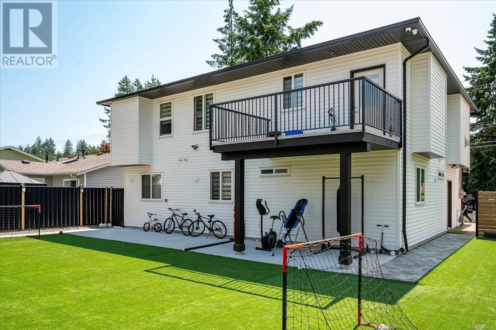 4168 Uplands Dr