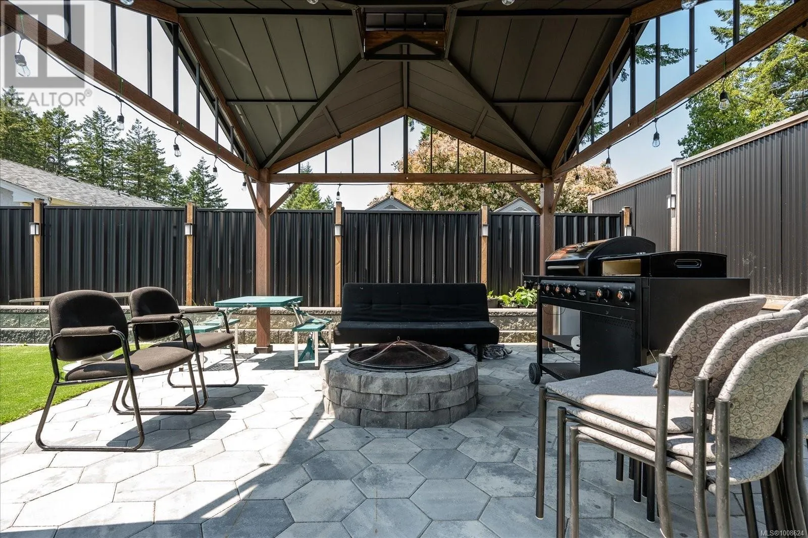 4168 Uplands Dr