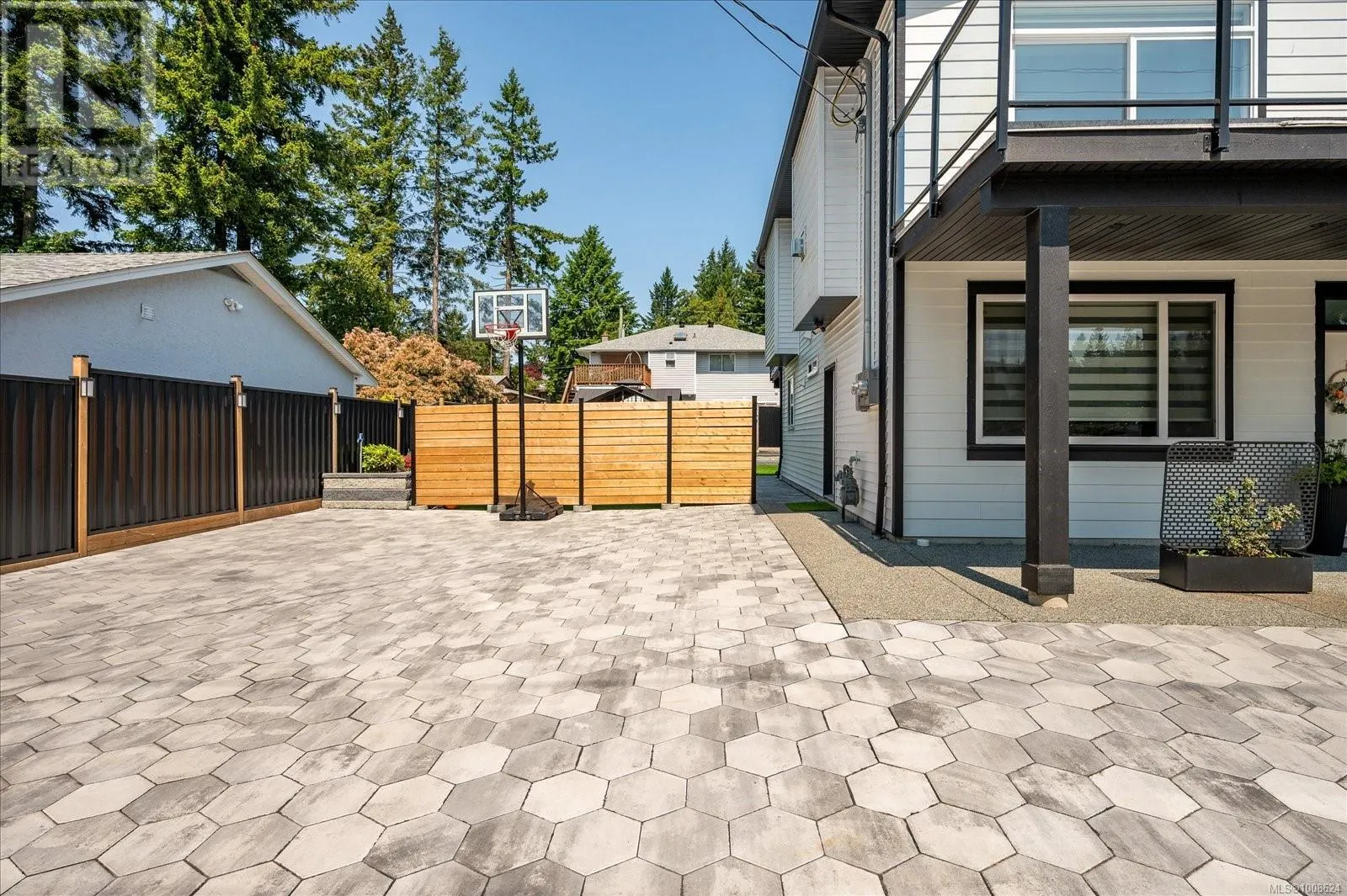 4168 Uplands Dr