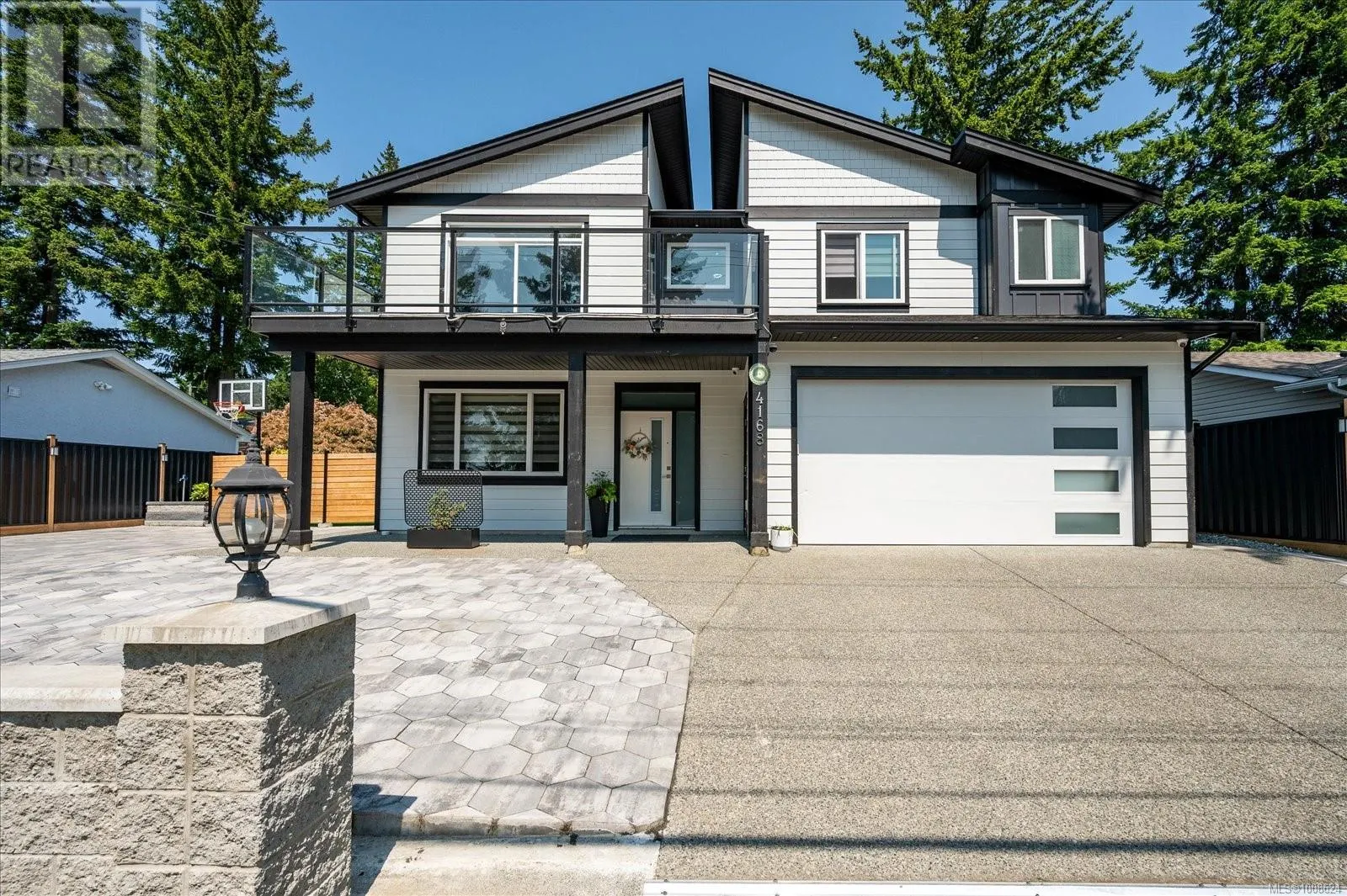 4168 Uplands Dr