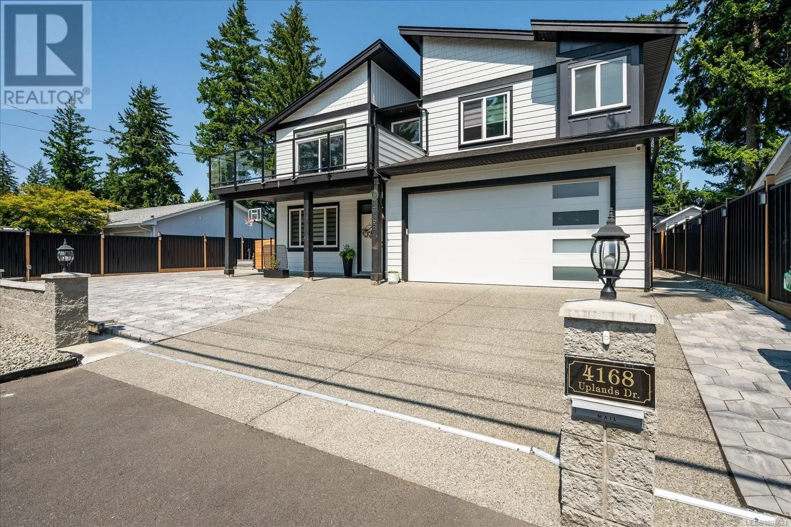 4168 Uplands Dr