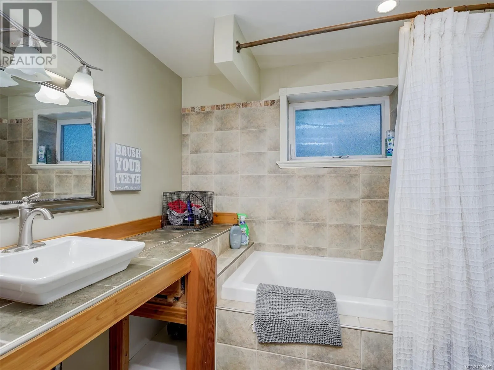 2418 Barbara Pl