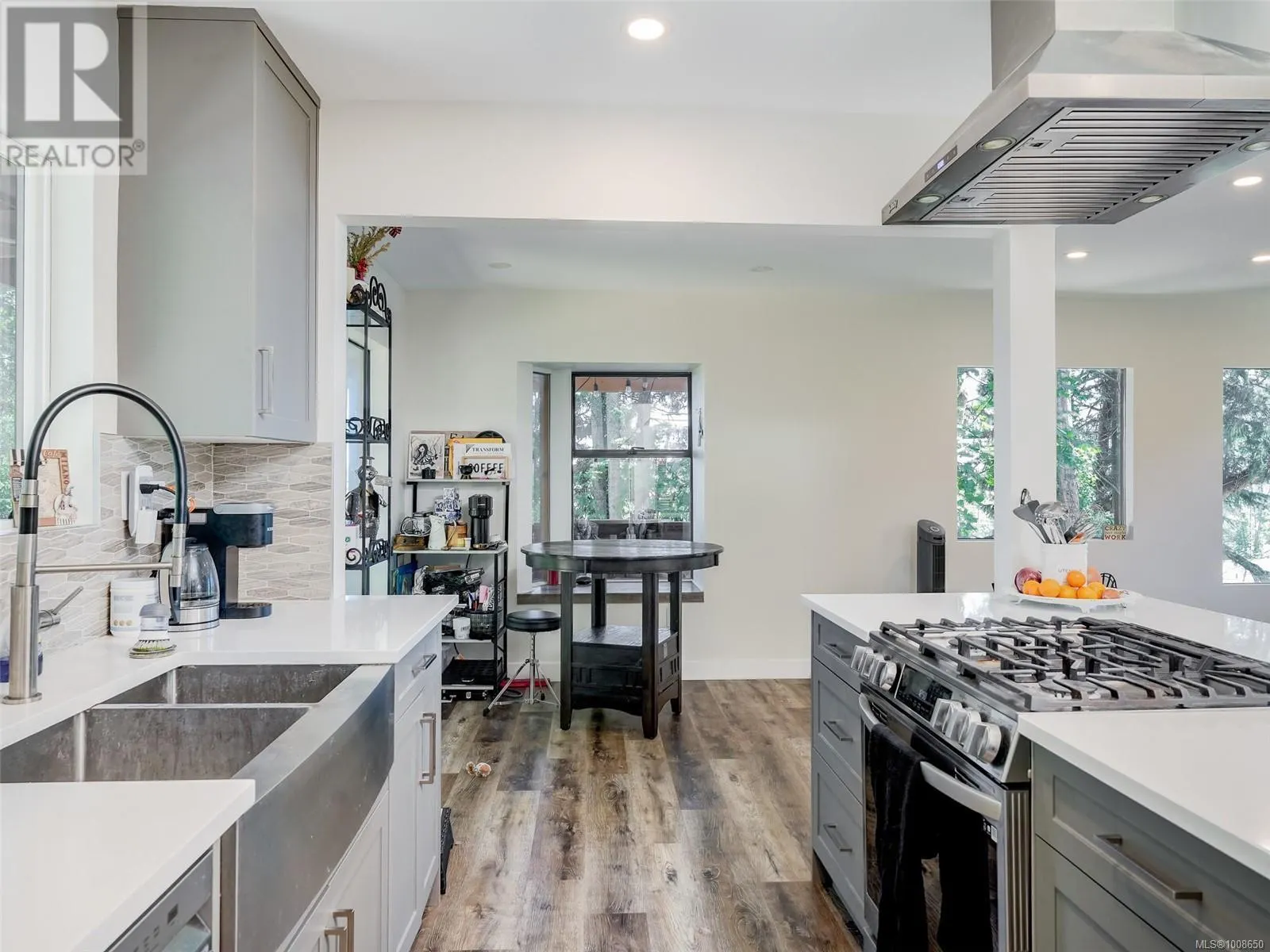 2418 Barbara Pl