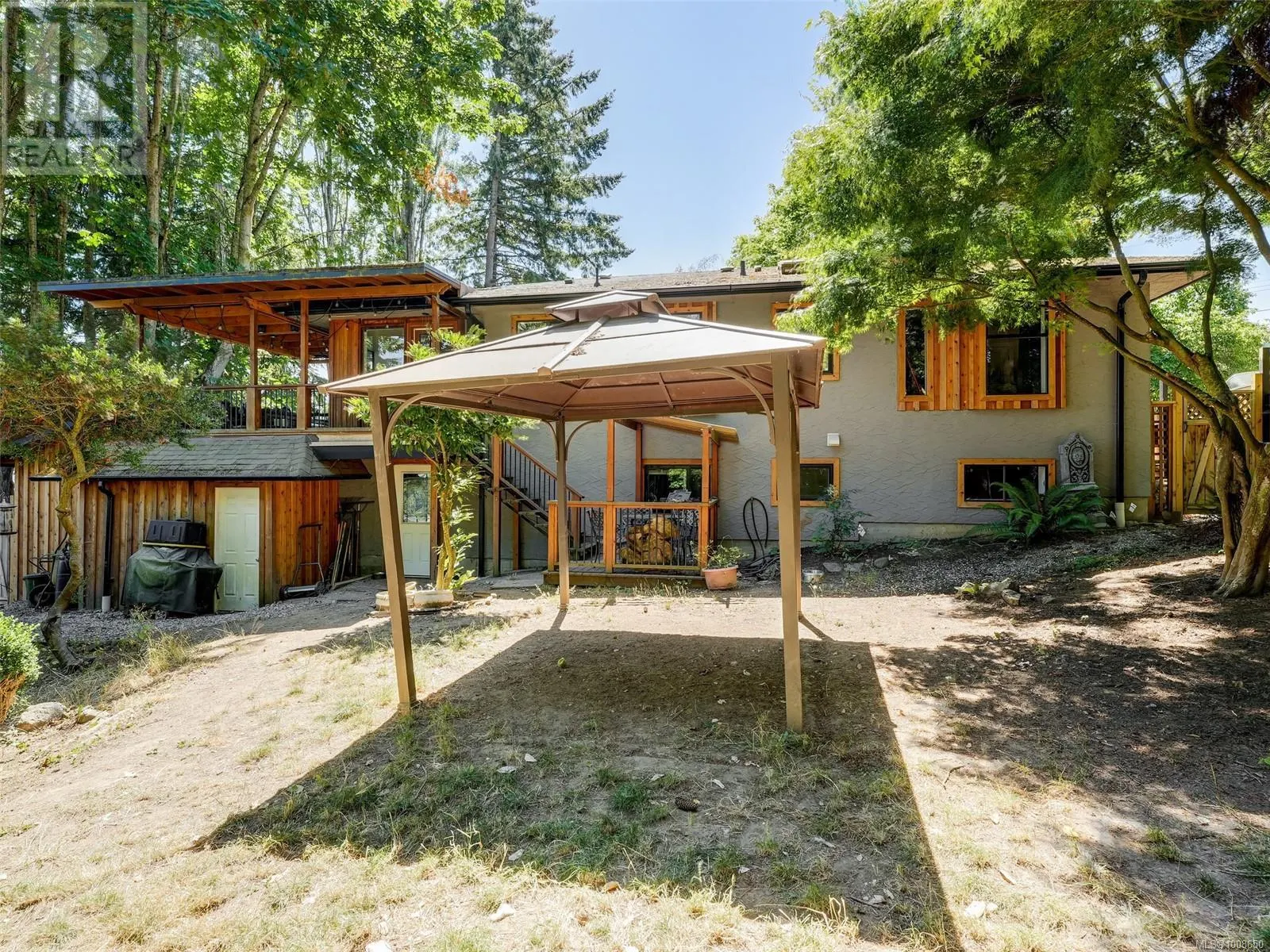 2418 Barbara Pl