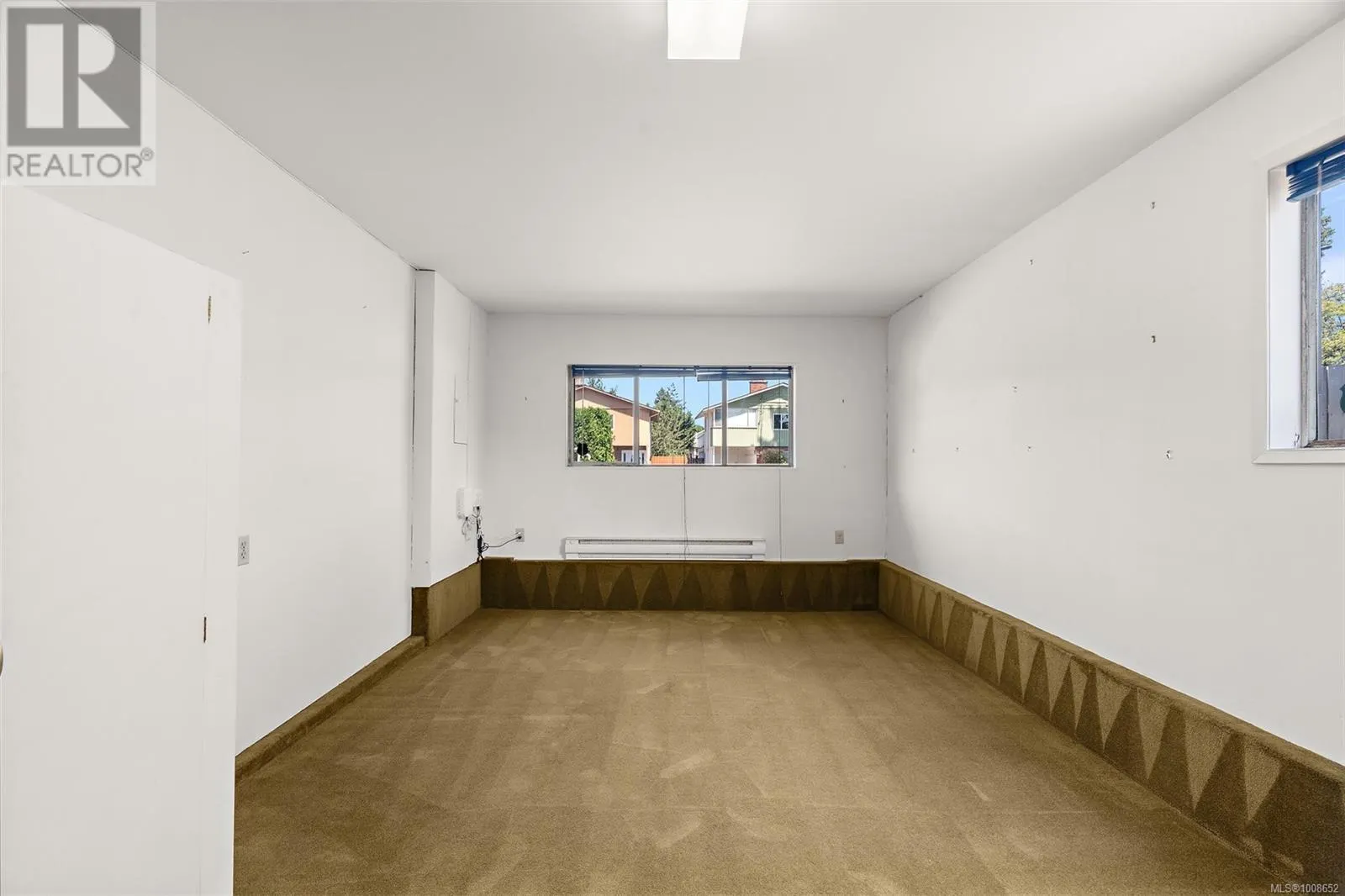 1563 Kenmore Rd