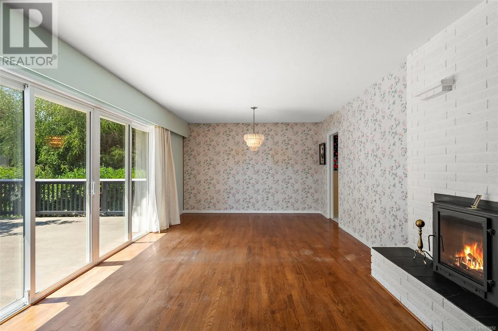 1563 Kenmore Rd