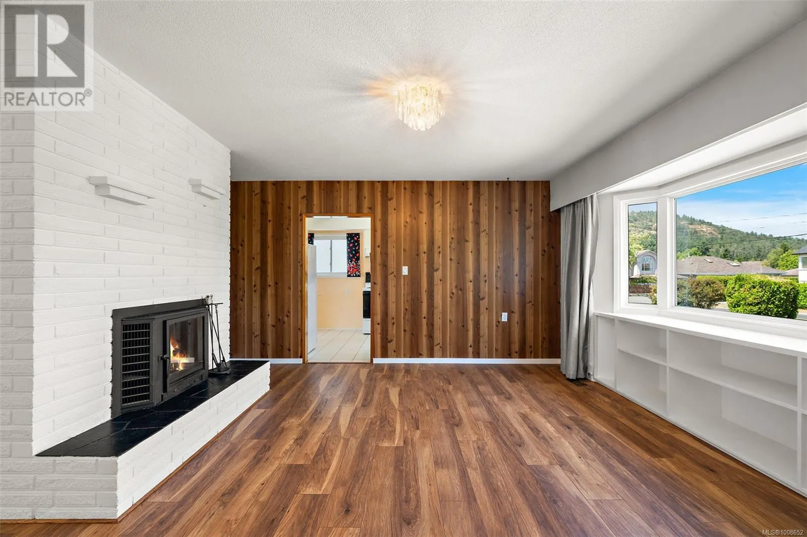 1563 Kenmore Rd