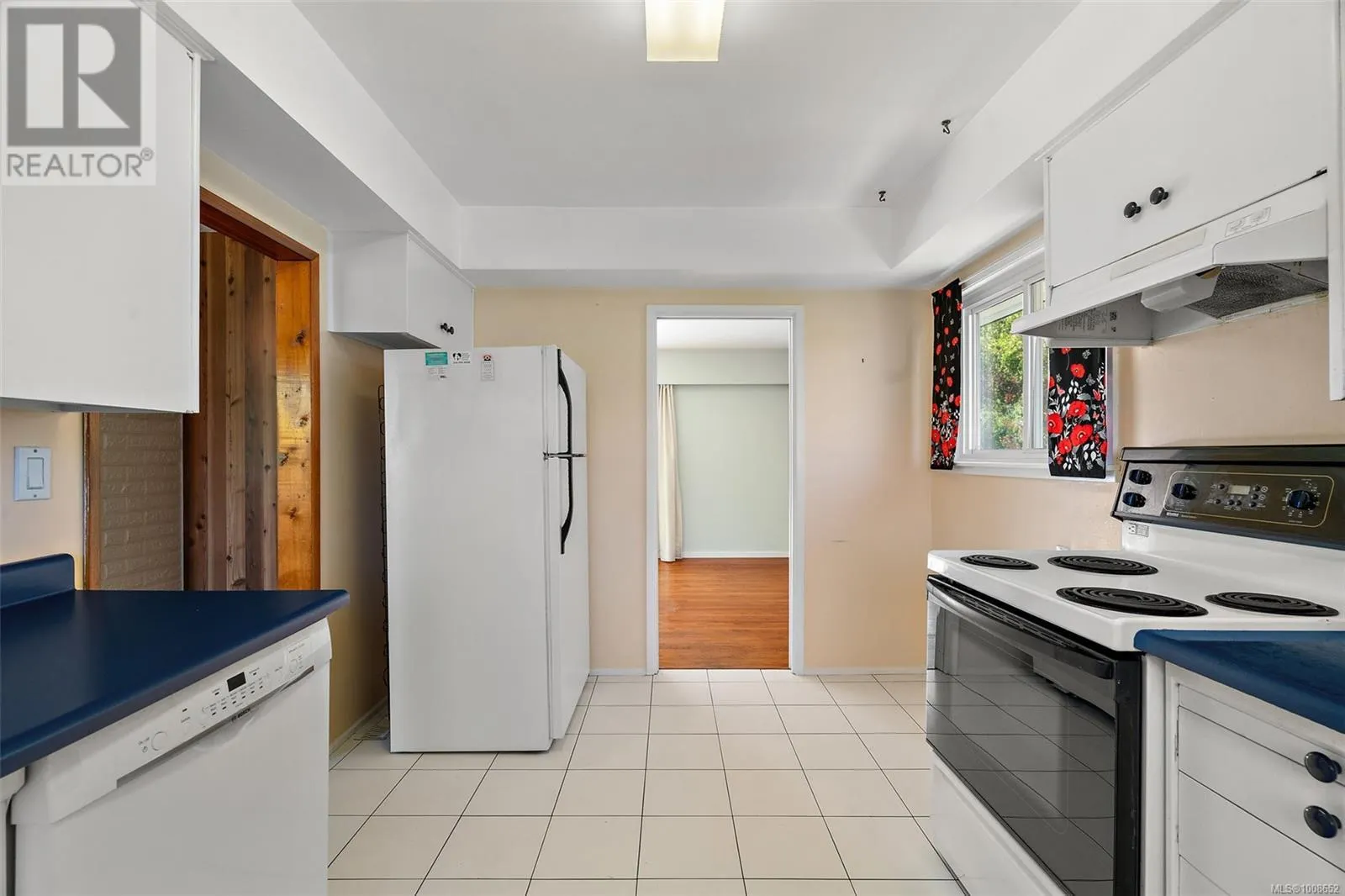 1563 Kenmore Rd