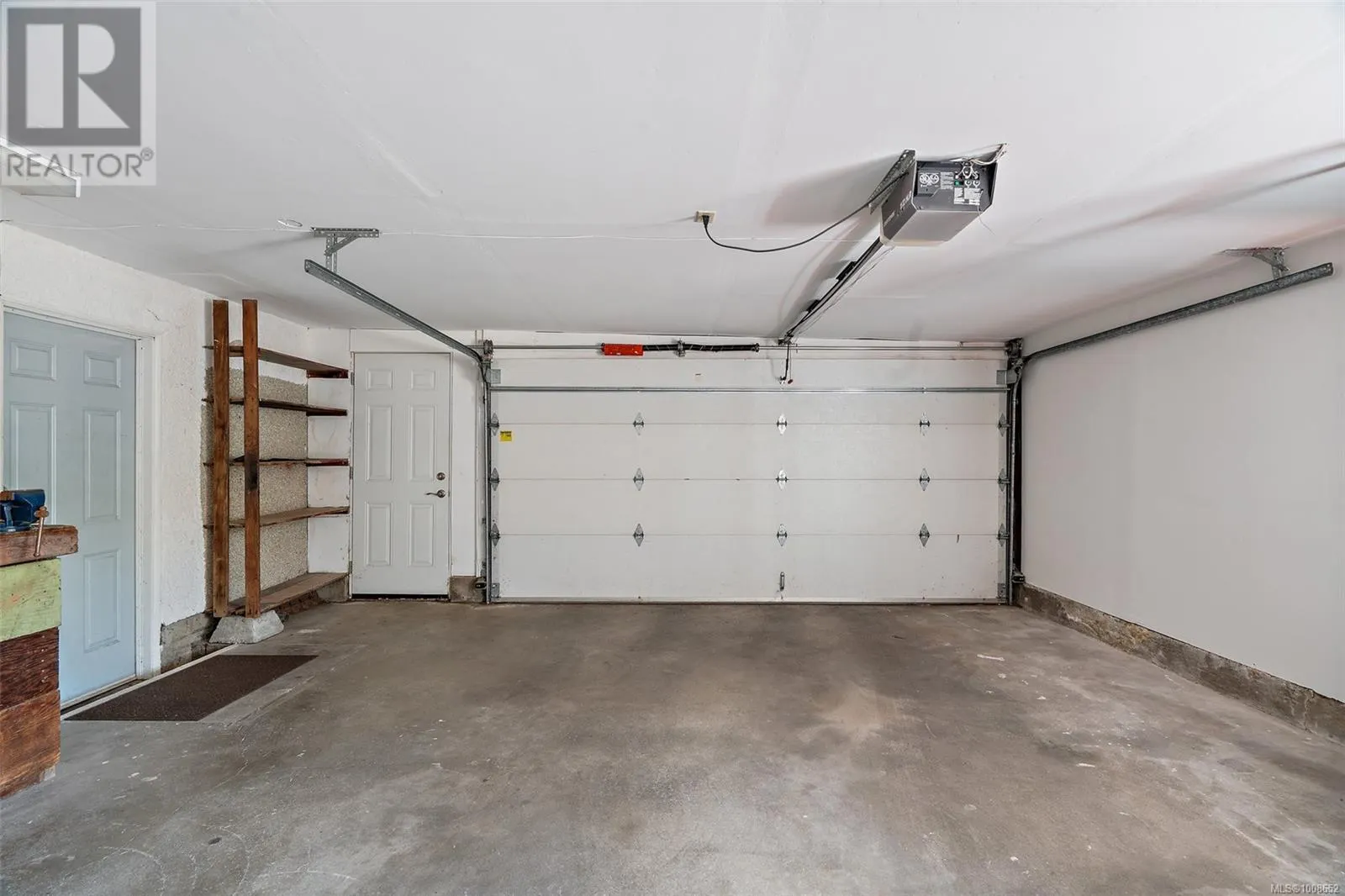 1563 Kenmore Rd