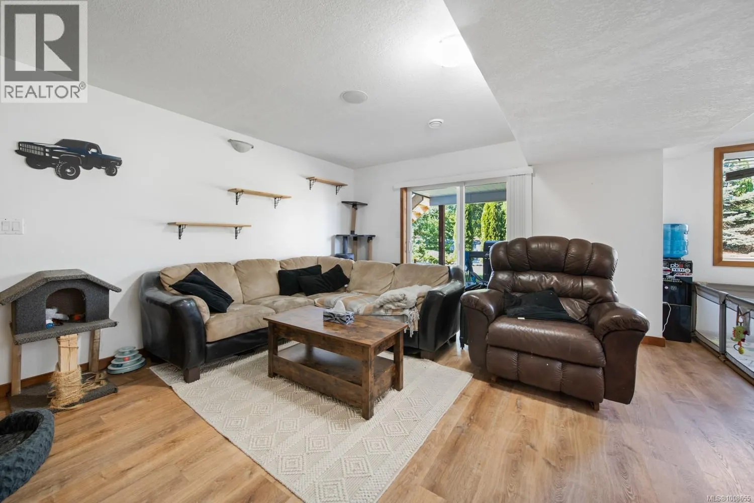 1754 Country Hills Dr