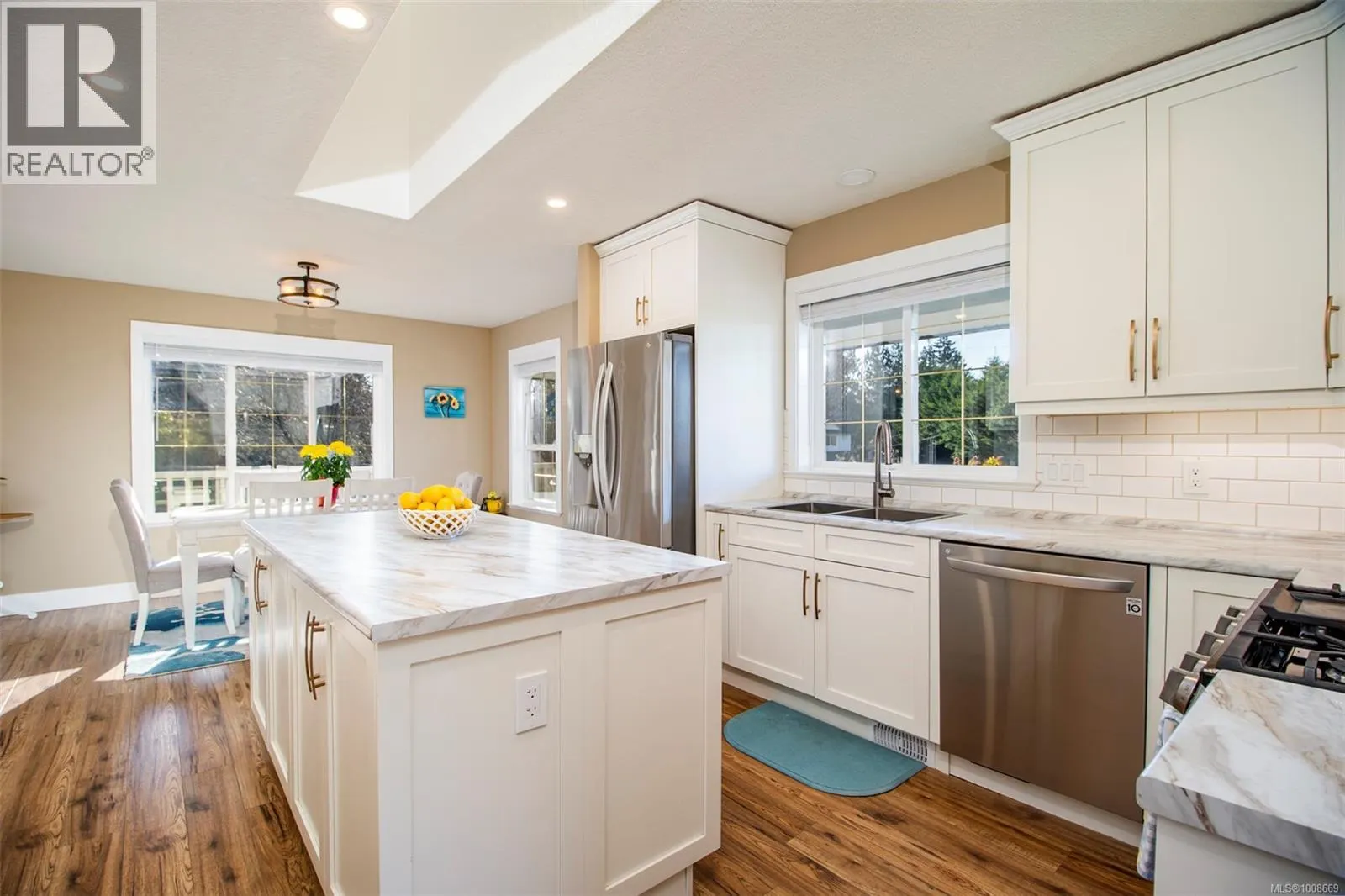 1960 Emma Way