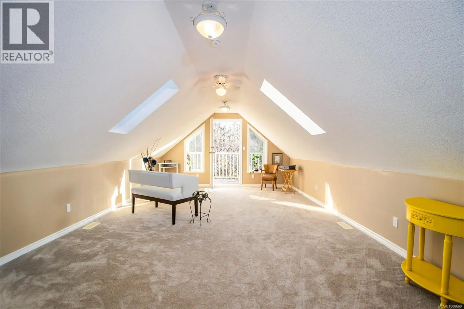 1960 Emma Way