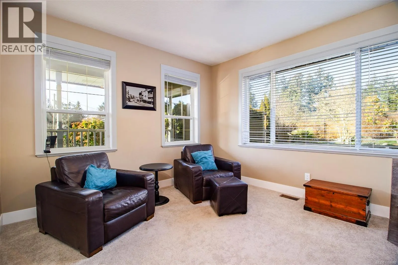 1960 Emma Way