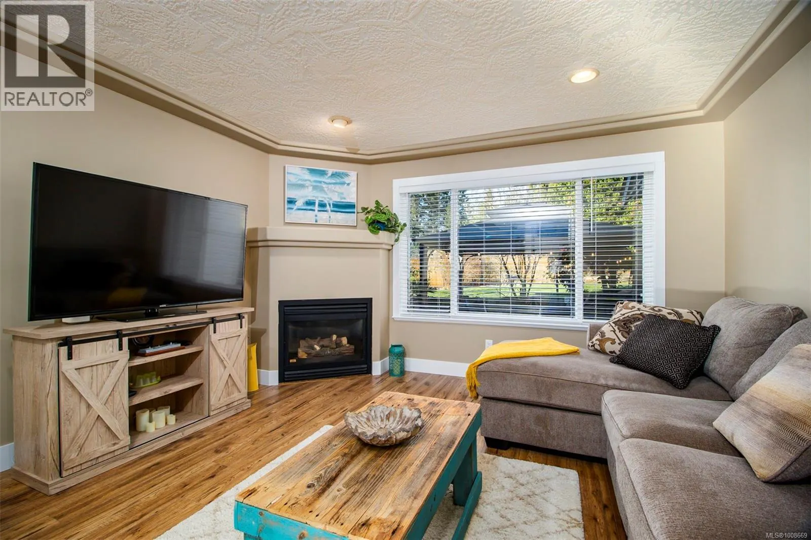 1960 Emma Way