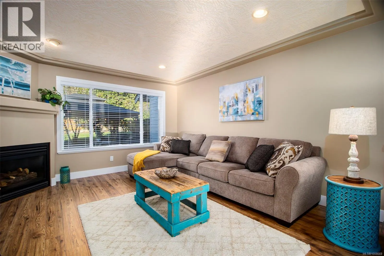 1960 Emma Way