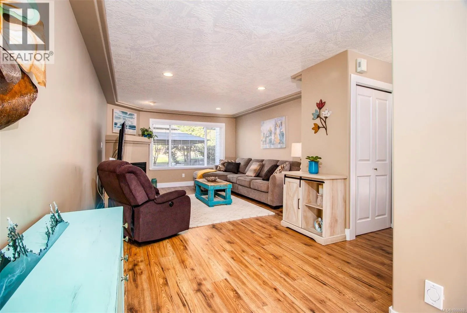 1960 Emma Way