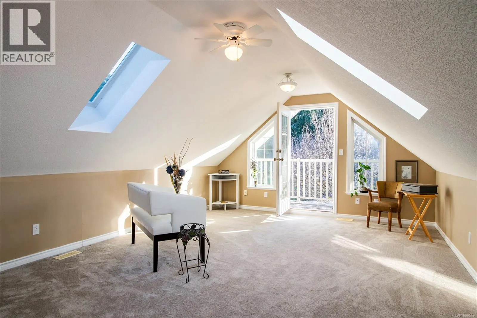 1960 Emma Way