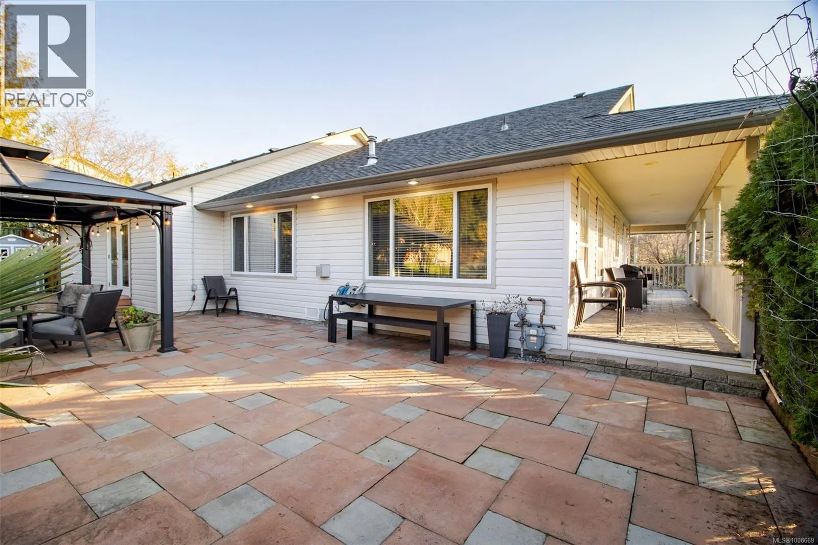 1960 Emma Way